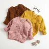 Pulls infantile bébé fille solide cardigan pom pom applique nouveau-né bébé fille coton pull