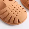 SLIPPER Summer Childrens Sandalen Babymeisjes Zacht Non Slip Princess Shoes Childrens Candy Jelly Beach Shoes Boys Casual Roman Slippers Y240423