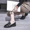 Chaussures décontractées Fringe solides Toe rond plates Talons épais à noix arc Femmes confortables Retro British Femme Mandis Bref lointain
