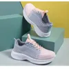 Chaussures décontractées Femme Sneakers Big Taille Femme Sports Running Trainers Femme Mesh Athletic Vamp Eva Sole Léger plus 35-42