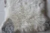 枕TSR07グレーホワイトシェード本物のチベットのシープスキンエリアラグ天然色太いふわふわした毛皮の皮の毛む