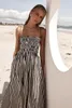 Robes décontractées robe de plage imprimée à rayures de vacances pour l'été 2024 Femmes printanières caoutchouc sexy grand swing femelle maxi rétro