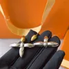 18K Altın Kaplama Tasarımcılar Marka Küpe Tasarımcı Tasarımcı Kulak Sapı Kadınlar Kristal İnci Geometrik Küpe Düğün Bilezik Tasarımcısı Jewerlry Aksesuarları
