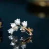 Broschen Fxlry Original Design handgefertigt natürliche Perle Lilie des Valley Brosche Pullover Pin für Frauen Schmuck