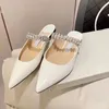 2024 Nouvelle mode haut de gamme JC Pointy Rhingestone Flats Summer Baotou Muller Muller Half Slipper Fairy High Heel Sandals Livraison gratuite