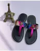 Wysokiej jakości Kurt Geiger Flip Flops Kapcieczki Sandały zszywanie luksusowego Rainbow Slipper Designer Slajdes Płaskie buty Eagle Head Diamentowe klamry