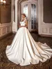 Robe de mariée en satin de luxe Col de robe de mariée carrée
