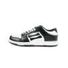 Putian -Schuhe sind im Internet beliebt und die gleichen modischen Baita Black Bone Schuhe für Männer und Frauen mit Low Top Casual Board -Schuhen haben kleine weiße Schuhe.