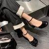 Sukienka butów kobiet dzielone palce ninja tabi pompki kobieta 6 cm/8 cm obcasy Mary Janes okrągły głowica mody Pasek płytkie sandały but