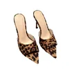 Slippers Super High Heels Sexy Leopard Femmes Chaussures Sandales d'été 2024 PARTE DRES SLIDES POMPES FORME MUJER FLIPS FLIPS