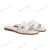 Gratis fraktdesigner Oran Sandals for Women Slide Sliders Claquette Slippers Triple Black White Ladies Beach Sandal Leather Patent Slipper Womens Shoes