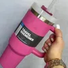 Rose Hot Pink 40oz Mugs Tumblers med handtag isolerade tumlare Frostade vita lock Straw rostfritt stål kaffetermo cup redo att skicka DHL GG0423