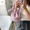 Tas trekkoord emmer kleine pu lederen dame crossbody tassen vrouwen 2024 massieve kleur schouderhandtassen vrouwelijk wit