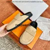 h Top de qualité Suede Sandales plates Mules Slippers Ladies Clogs Fashion Beach Muller Designer Luxury Designer pour femmes Chaussures de vacances 35-40 avec boîte