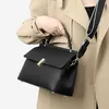 가방 2024 여름 트렌디 한 넓은 어깨 끈 여자 단일 크로스 바디 패션 다목적 대용량 핸드백