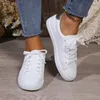 Casual schoenen dames lederen groot formaat zomer lichtgewicht sneakers stevige kleur plus dames ronde teen veter sandalen