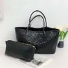 Bolsas CABAT Capacidad Lady Tote Homodos de hombro Botegas Totas Bolsas clásicas Venetas Nuevo lado de doble cara tejida 2024 Compras Cuero para mujer One 4PJB