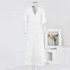 Robes de fête de bonne qualité robe longue robe femme en v-à col en dentelle blanche maxi