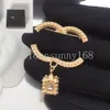 Broche de marque de marque de marque de créateur classique broches pour femmes épingles de perle cristal Broch 18k Gold plaquettes hommes vêtements pour femmes