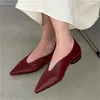 Chaussures habillées lignes de couture pour femmes orteils pointés dames mid talons solie chute femme peu profonde