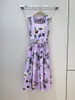 Vestidos informales White Purple Floral Lea Maneceless Apriete Winist 2024 Vestido de alta calidad hasta la rodilla de alta calidad