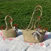 Bolsas de ombro casual cesta de palha feminina shão de praia de praia ao ar livre piquenique rattan fruta portátil artesanal