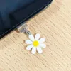 携帯電話アンチダストガジェット携帯電話充電ポートダストプラグ/装飾ペンダント/iPhone/Type-C/Androidプラグ/小さな黄色い花Y240423に適しています