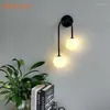 مصابيح الجدار Nordic LED Brass Glass Ball Interior Sconce Modern Bedroom Living Fining Phisle Mostair Scidor Scidor Flighting