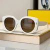 Sonnenbrille für Männer Frauen Designer 040 VI Sommer Fashion Stylish High Street Traveller Style Anti-Ultraviolette Retro-Platte Oval Full-Frame-Brille Zufällige Box