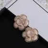 Lyx c brev örhängen kvinnor designer studs mode rosa blommor charm örant smycken bröllop fest gåvor älskar tjej örhänge