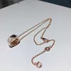 Fashion Luxury Blarry Designer Collier Snake Bone Collier Femelle V Gold plaqué 18K Rose Gold INRRADE Diamond Deep Bijoux avec logo et boîte cadeau