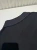 メンズコットンラグジュアリーデザイナーTシャツティー新しい夏のブラックポロレター刺繍と印刷されたカジュアルトップシャツメンズFZ2404235