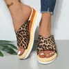 Slippers Женские нечеткие носки с тапочкой муклукс для женщин ботинок для женщин летние животные удобно