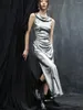 Vestidos informales Umi Mao Vestido de chaleco de solapa minimalista elegante y picante Futurista Metálico Plata brillante para mujeres