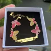 Bracelet du nom personnalisé des brins Duoying avec papillon personnalisé paillettes rose charmes lettre de plaque signalétique Bangles pour enfants bijoux cadeau