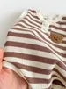 Baby Boy Romper 03Years Born Kids Girl Mouwloze Oneck Cartoon Bear Striped Bodysuit OnePieces Outfits Zomerkleding 240416