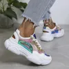 Scarpe casual sneaker di moda donne donne in maglia traspirabile che camminano colorato paillettes vulcanizzano suola spessa per