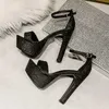 Chaussures habillées Posses de fête Open Toe Sangle de la cheville Talons Sequin Platform Sandals 2023 TRENDE FEMANS 34 NOUVEAU Été HIGH H240423