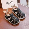 Slipper kindschoenen schattig meisje prinsesschoenen nieuwe baby zachte zool wandelschoen zomerjongen ademende vrijetijds sandalen y240423