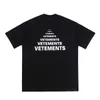 Футболка для футболки Vetements Дизайнерская футболка мужская женская футболка Письма Стрит уличная повседневная одежда с негабаритными короткими рукавами топы