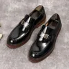 Klänningskor Fashion Men's Loafers Luxury äkta läderslip på svartblå formella män kontor bröllop casual oxford