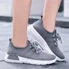 Lässige Schuhe Frauen Tennis Schnürung Mesh Sneakers atmungsaktive weibliche Schuhe weiche leichte Fitnessstudio Sport Jogging Running Running