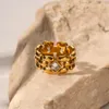 INS-Internet-Promi-Trend 18k Gold Edelstahl Symmetrisch Square Zirkon Ring Großhandel für europäische und amerikanische leichte Luxus-High-End-Schmuck