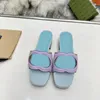 Kvinnor Lås utskuren gliddesigner Sandaler Läder Slippe Flat Slides mode Hollow ut gummisandal Summer Beach Flip Flopsladies Casual Shoeses