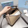 Designers väskor lyxpussel geometrisk axelväska mode crossbody påse tygväska kvinnor handväska kontrast färg lapptäcke plånböcker 24x15 cm hög kvalitet