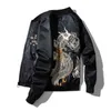 Herrjackor Mens Baseball Jacket Embroidered Dragon Hip-Hop Bomber Pilot Jacket Mens Harajuku Japanese Vintage Jacket Fashionabla Street Clothing Autumnl2404