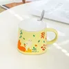 Tasses 1pcs dessin animé tasse de café en céramique avec couvercle de la poterie d'eau et tasse de lait en porcelaine latte tasse l'après-midi