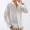 夏のリネンシャツ、男性用の長袖のスリムフィット、カジュアルな薄いスタイル、ソリッドカラー、日本のレトロな作業服、春と秋のコットンリネンシャツ