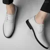 Zapatos casuales de alta calidad Negocios de alta calidad Genuinos cuero de cuero Estipado al aire libre Oxfords masculinos