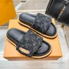 Designer Slifors Piscina Slide Slide Sandals Sandals Donne Piattalletto Classic Brand Summer Beach Sumps Comfort Flat Mule Denim Dimensione del sandalo morbido in rilievo 36-45